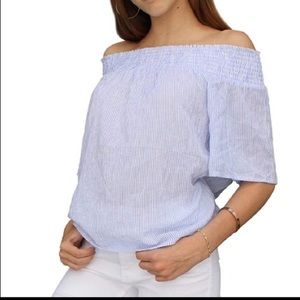 Cute pink and white top. Perfect for summer time!